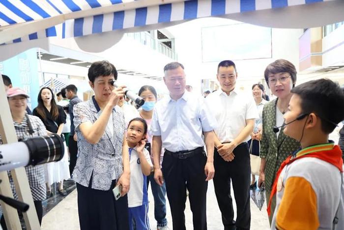 合肥市琥珀名城小学未来星科技社团参加合肥市庆“六一”儿童友好主题活动