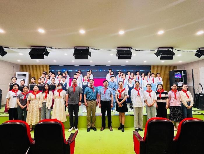怀远县淝河镇实验小学举行新队员入队仪式