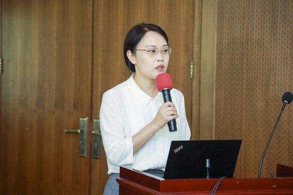 ▲产学研活动中 武进区人民政府副区长王斐致辞