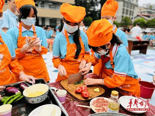 上渡街道中心小学举办第五届校园生活劳动技能大赛