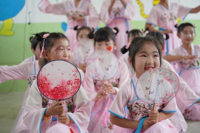 工行甘肃省分行走进天水大坪小学 陪孩子们过“六一”