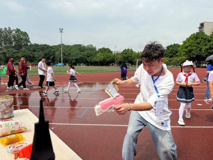 重庆理工大学举行第十六届大学生心理素质拓展活动月暨大中小学心理健康一体化建设启动仪式