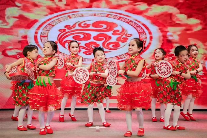 北京中外友好幼儿院举办“六一”儿童节展演活动