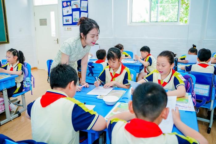 真实学习场景培育申城“小巴腊子”，这座充满底蕴的“百草园”焕发勃勃生机