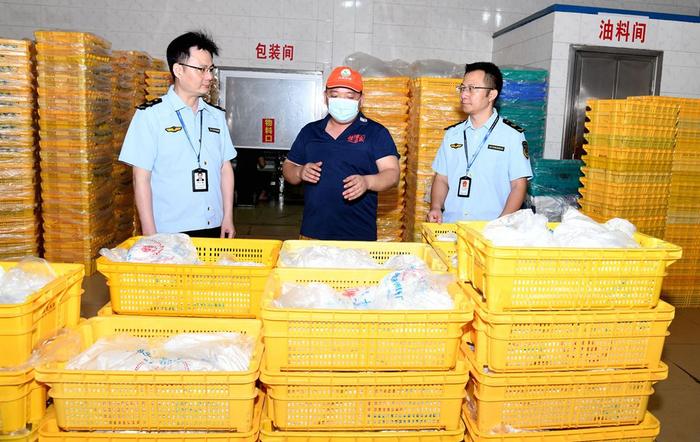 广西来宾市市场监管局开展鲜湿米粉质量安全检查“零点行动”
