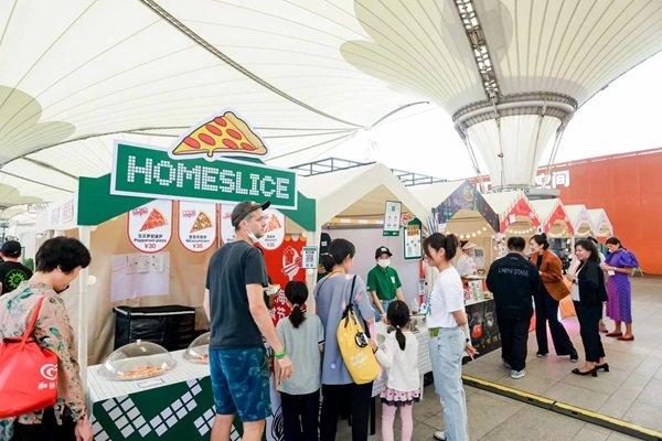 足不出沪品尝世界美食，在家门口体验邻里烟火气……“五五购物节”进程过半，精彩不断