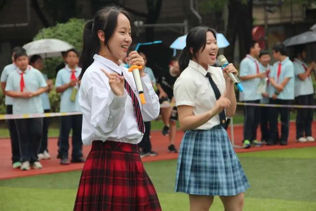 如何跳出常规过节日？来看青云中学的学子“大舞台”→