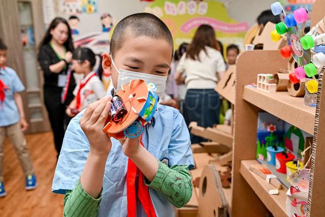 今年的六一礼物是，为云南贫困地区学校援建一间电脑教室！