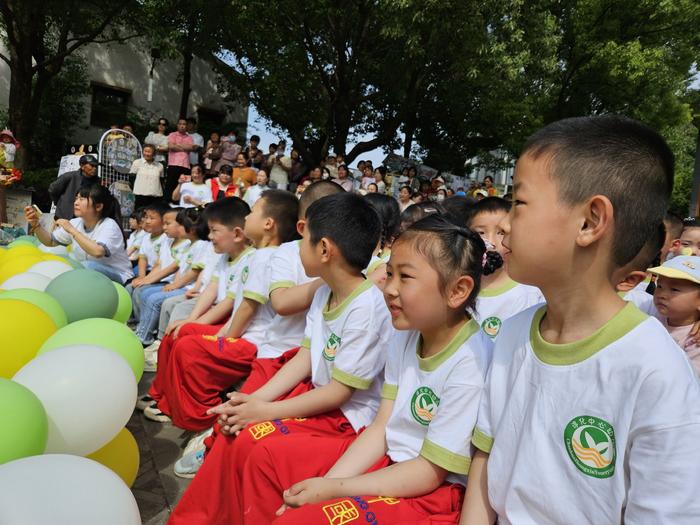 江苏南京：一所幼儿园“激活”一个村