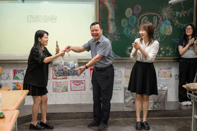 西安市雁塔区航天小学开展“童心永向党 筑梦向未来”庆六一活动