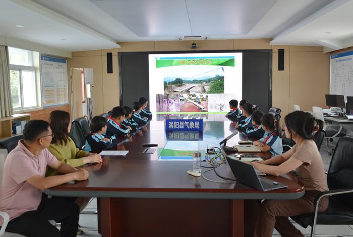 学习气象知识　探索气象奥秘——涡阳县城西学区中心学校组织学生参观涡阳气象科普馆