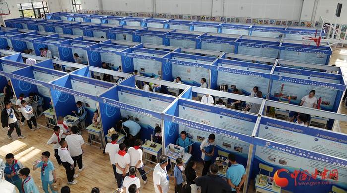 【陇拍客】崆峒区第一届中小学生科技节开幕