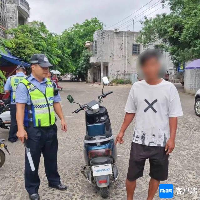 被查司机。海南交警供图