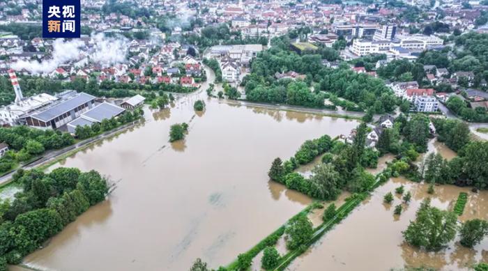 德国南部持续降雨引发洪水灾害，一列火车脱轨，总理朔尔茨计划前往现场