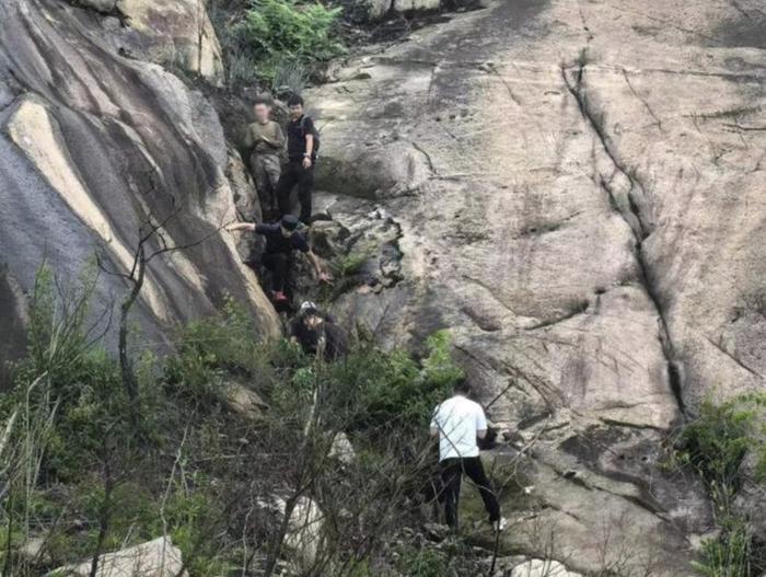 浙江温州警方成功使用无人机寻回被困悬崖 3 天 2 夜迷途登山者