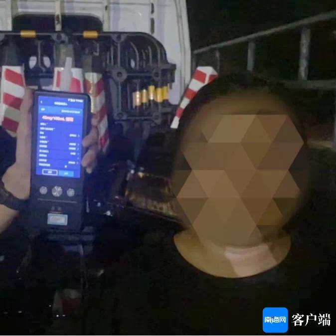 被查司机。海南交警供图
