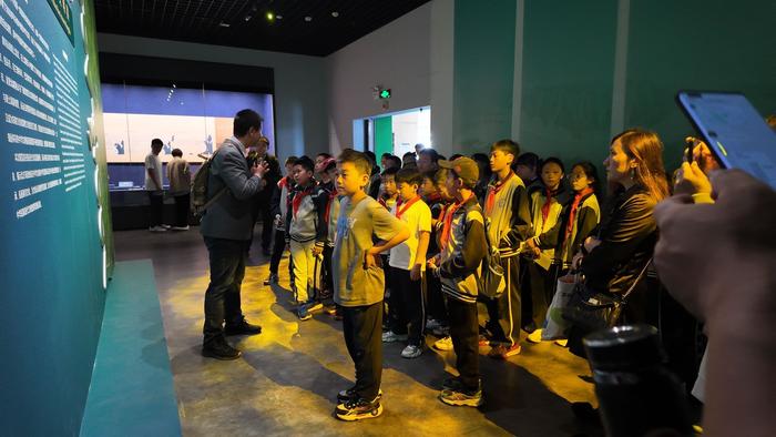 探秘黄河之水，感受内蒙古的魅力 ——青岛崂山第二实验小学四（2）中队走进青岛市博物馆