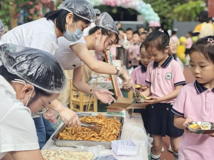 趣玩一夏 悦享童年——临渭区西岳路幼儿园开展六一儿童节系列活动