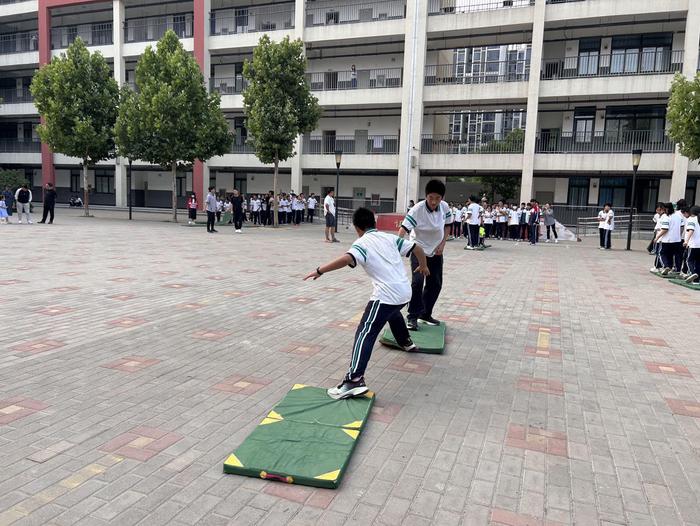 “趣”享运动，“味”你加油，郑州市第六十四中学举行趣味体育活动