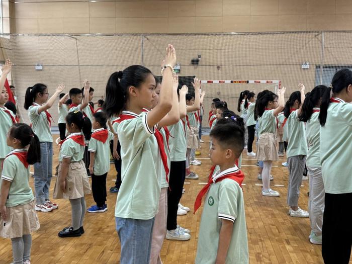 合肥市庐阳实验小学举行2024年一年级首批少先队入队仪式