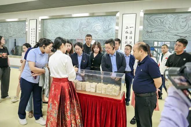 西安锦园学校赴宝鸡开展党风廉洁主题教育活动