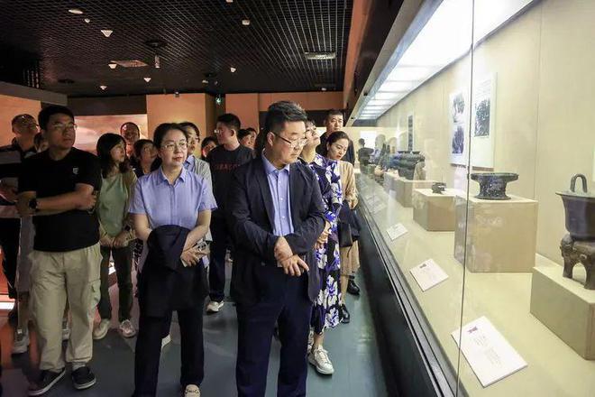 西安锦园学校赴宝鸡开展党风廉洁主题教育活动