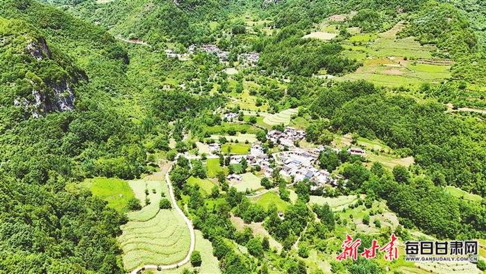 【图片新闻】成县沙坝镇乡村处处美景 步步入画