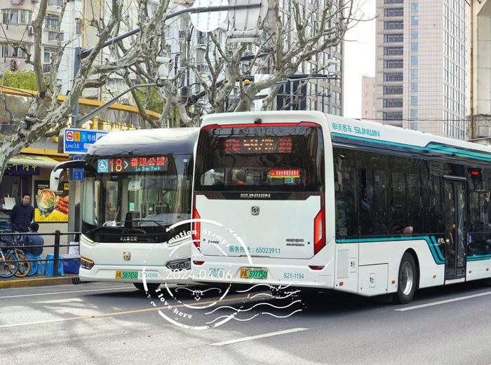 在场 | 上海的新公交车可爱了但小了，“宝宝巴士”乘客们怎么看？