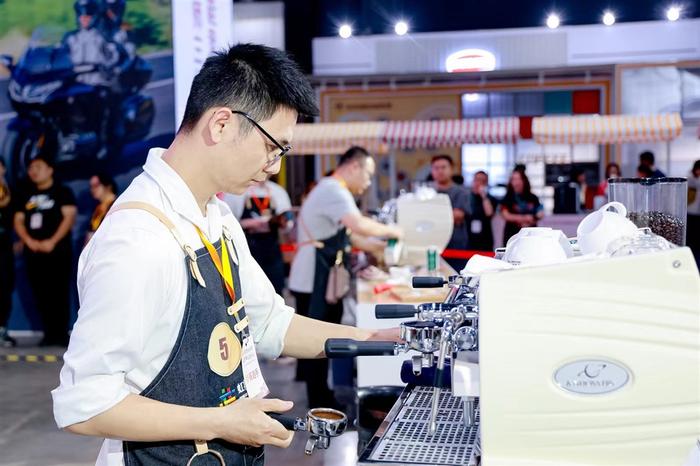 “赛证合一”“赛证融通” 闵行区举办2024年咖啡师职业技能竞赛