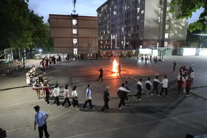 西安思源中学祝高三学子圆满今夏