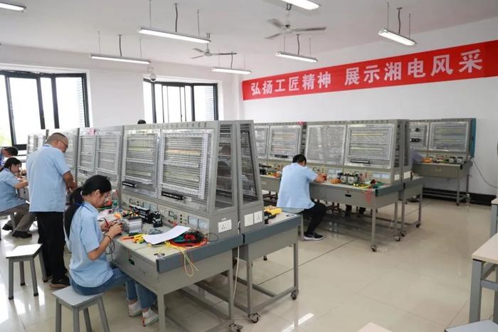 湘电集团着力培养高技能人才  3人获评湖南省首席技师