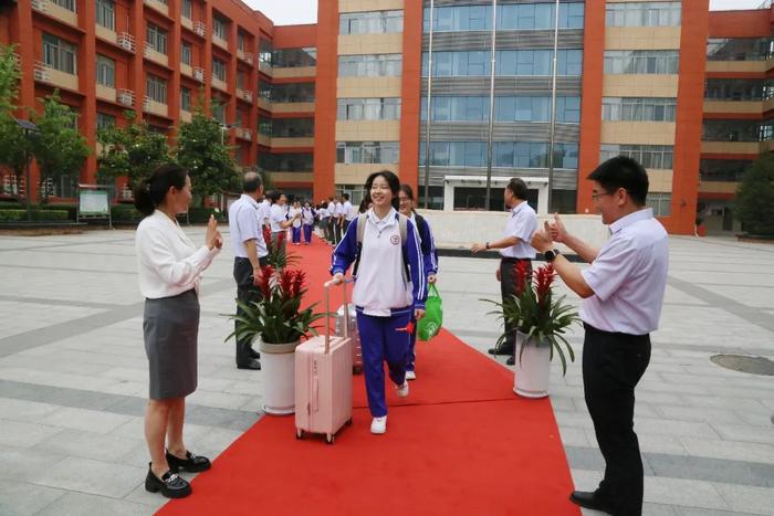 西安高新第三中学举行“祝福高三·高考壮行”活动