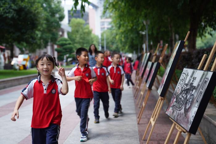 六五环境日 | 重庆龙山小学：一堂生动的环境教育课在孩子们心中种下绿色种子