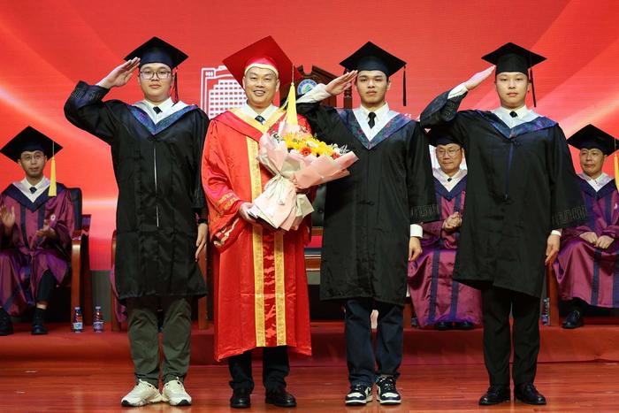 广东医科大学毕业典礼举行，6532名学子扬帆远航