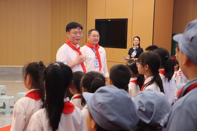 岳塘区区委领导到长郡湘潭高新实验小学调研