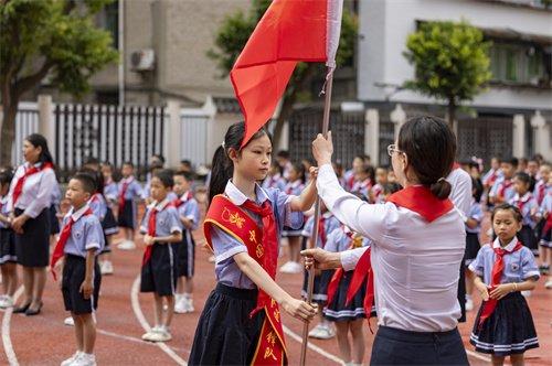 苍溪县陵江小学：举办“六一”儿童节庆祝活动