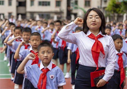 苍溪县陵江小学：举办“六一”儿童节庆祝活动