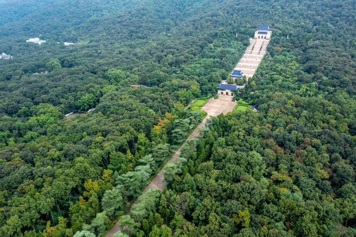 他用生命最后时光设计建造中山陵，“致敬大师——吕彦直诞辰130周年纪念特展”开展