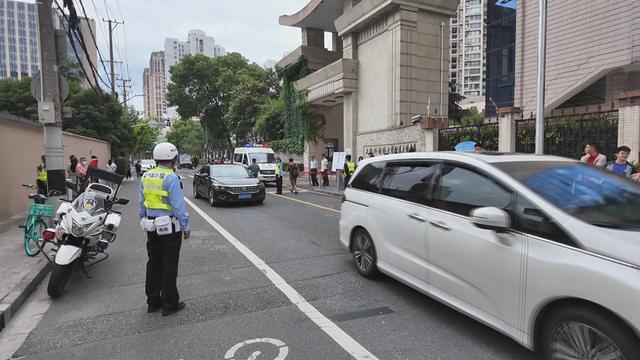 黄浦交警精心部署，护航高考顺利进行