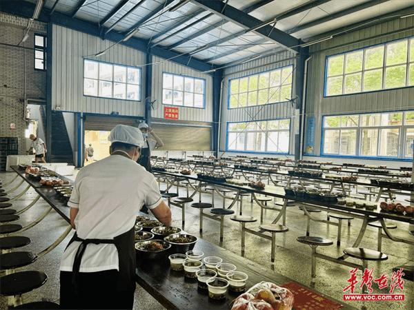 桃源县第二中学：“食”力派暖心护考