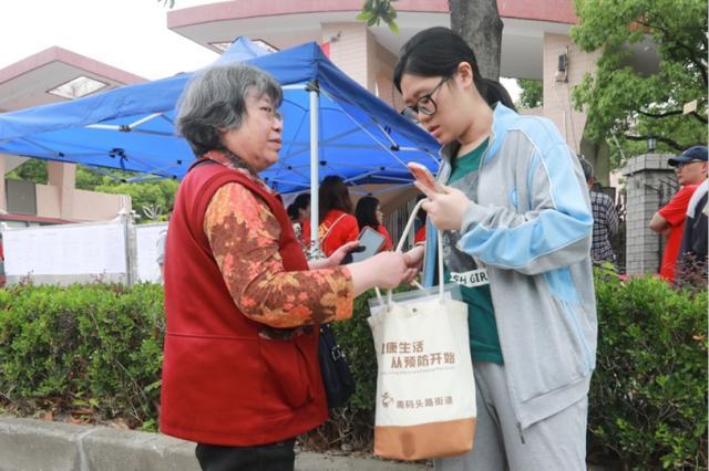 淡定从容，一举高“粽”！直击2024上海高考浦东考点首场考试