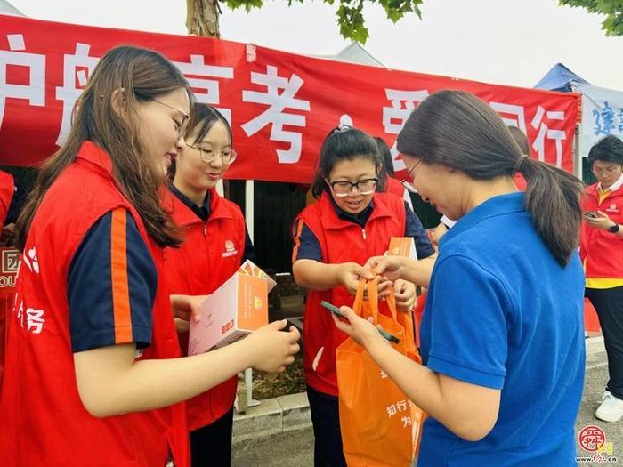 济南热力集团：分设五个“温心助考‘加油站’” 为莘莘学子送上满满祝愿