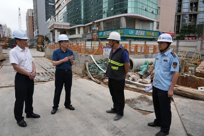 严查严守，护航高考，全市突查工地夜间违规超时施工