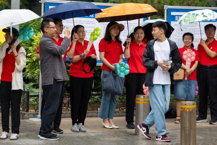 丰台区统筹各方力量“暖心伴考”