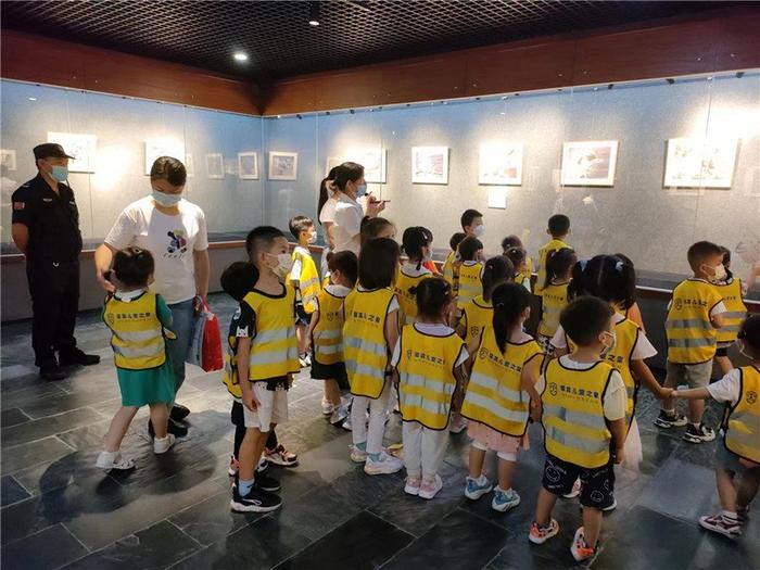 龙岗文博展览馆五年服务观众超10万人次 办展数量跻身全市前三