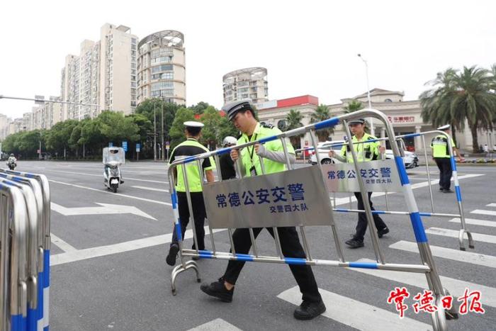 高考首日 常德多部门联动开启“护航模式”