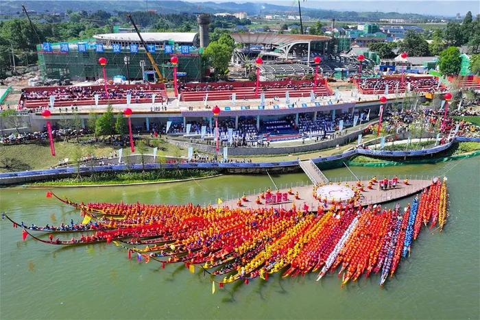 2024年怀化市传统龙舟赛在洪江市启动