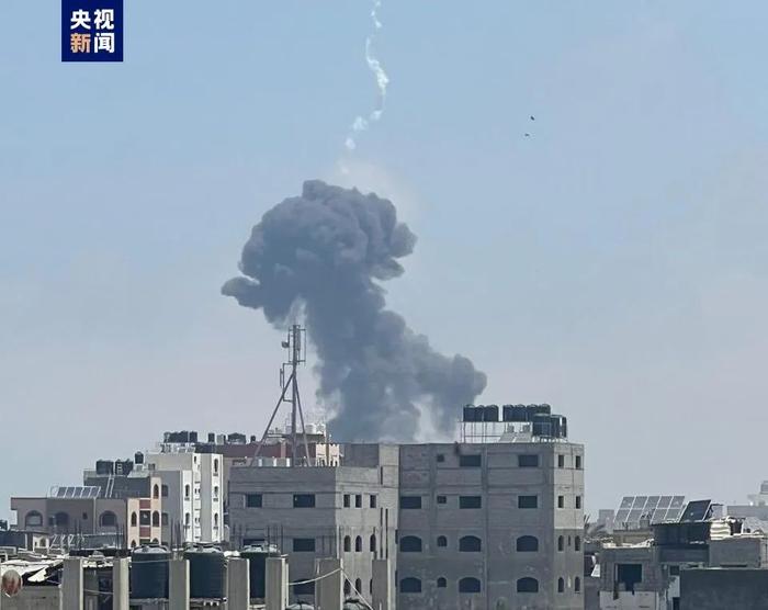 突发！加沙多地遭以军空袭，已致超80人死亡