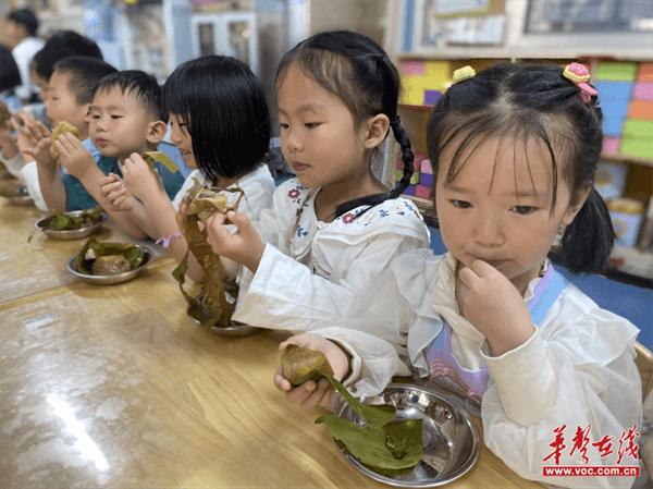 鹤城区幼儿园：欢庆端午佳节 传承传统文化