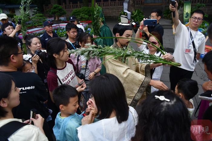 C视频丨武侯祠“粽”动员 端午民俗碰撞三国文化